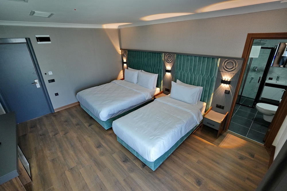 Shelton Airport Otel 16