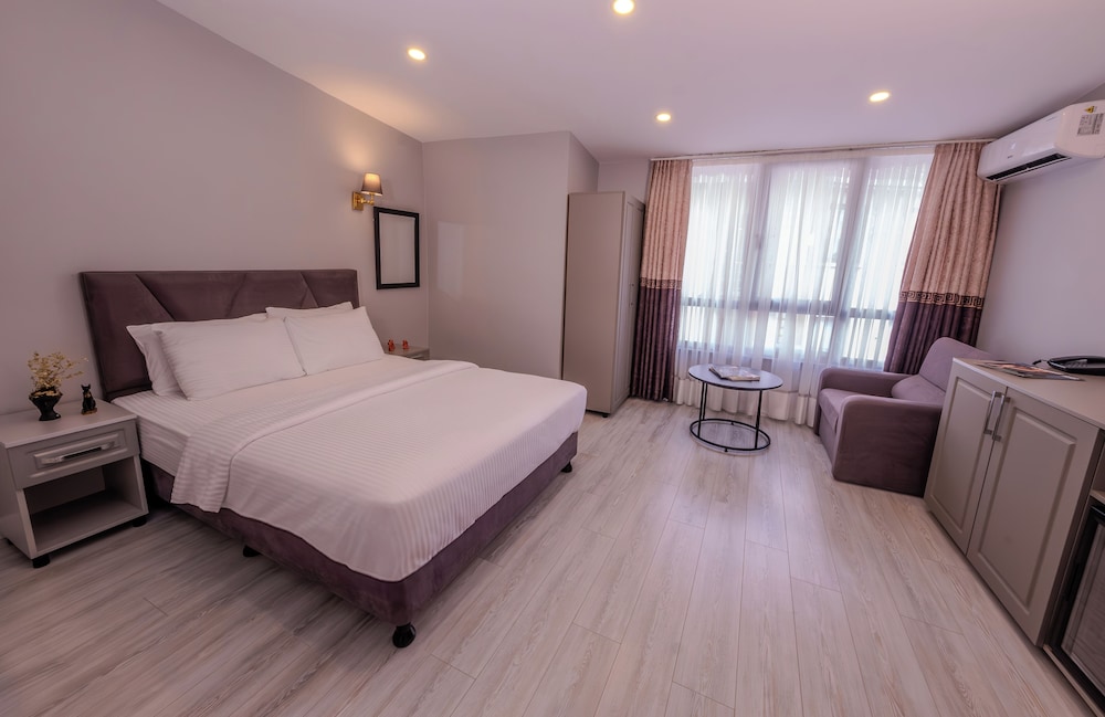 Rubby Hotel 13