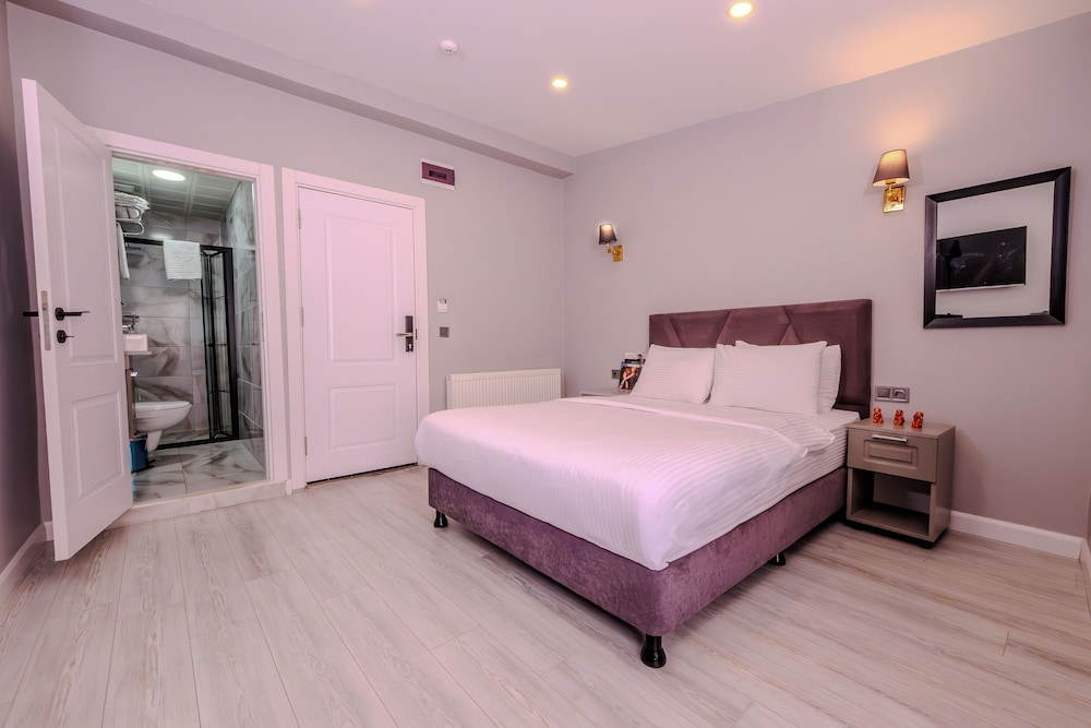 Rubby Hotel 12