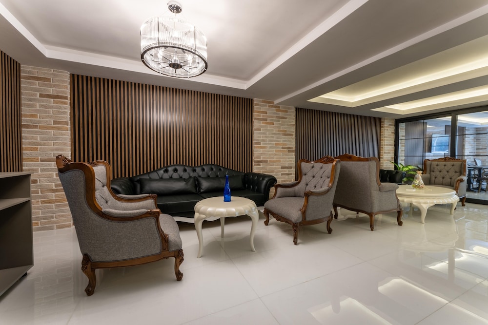 Rubby Hotel 4