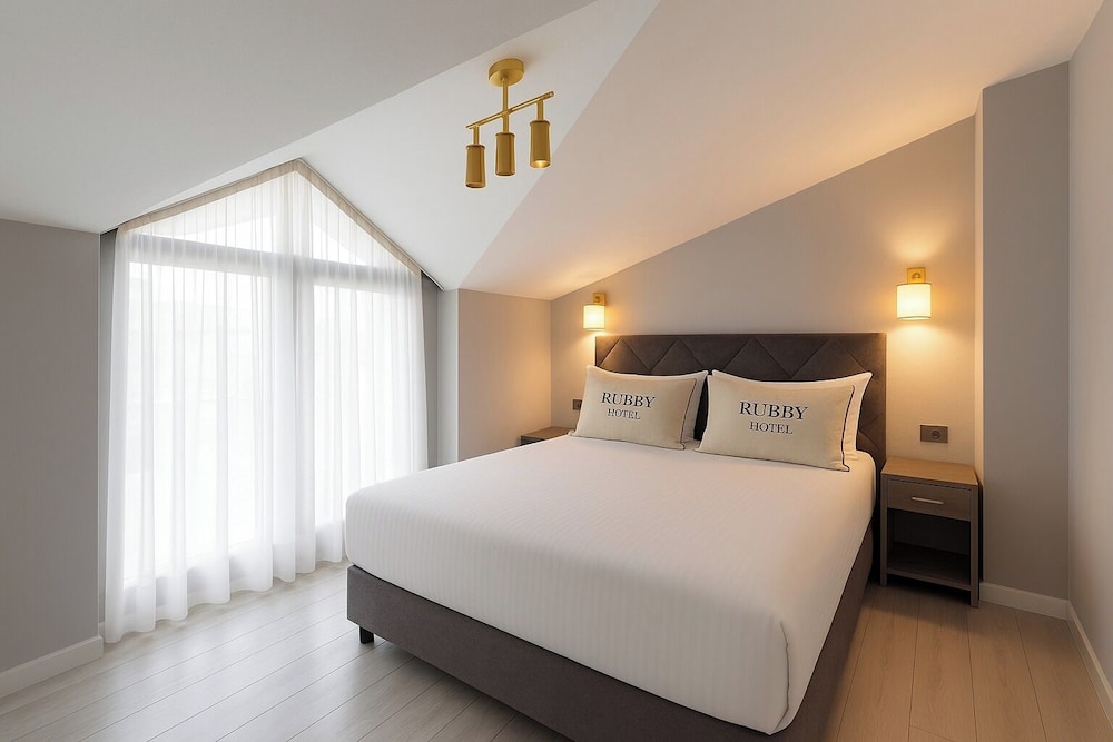 Rubby Hotel 17