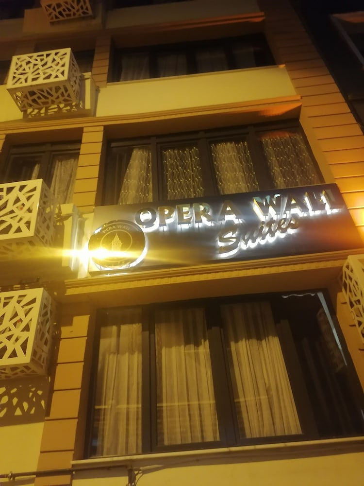 Pera Wall Hotel & Suites 1
