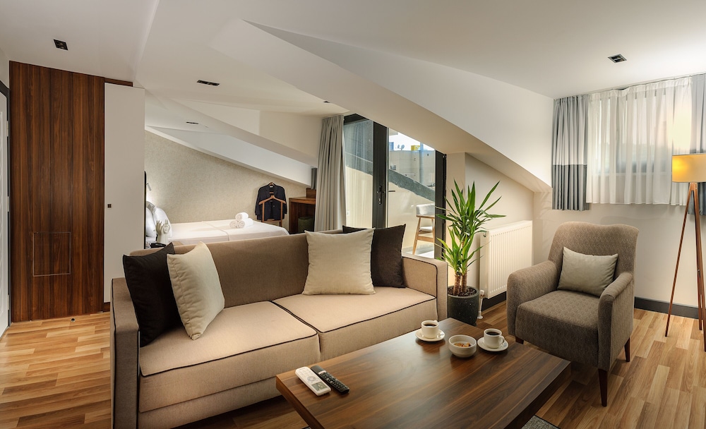 La Mia Suites 15
