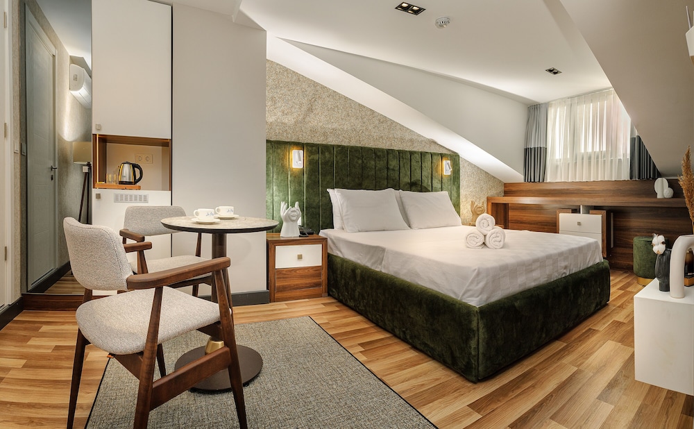 La Mia Suites 11