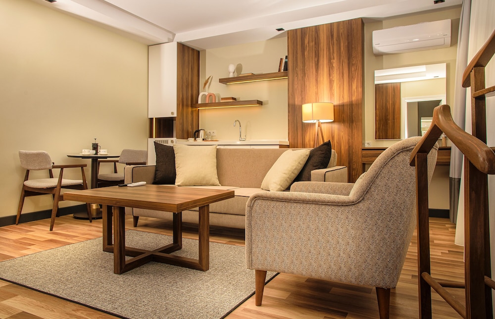 La Mia Suites 21