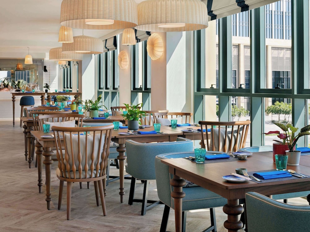 Mercure Dubai Deira 24