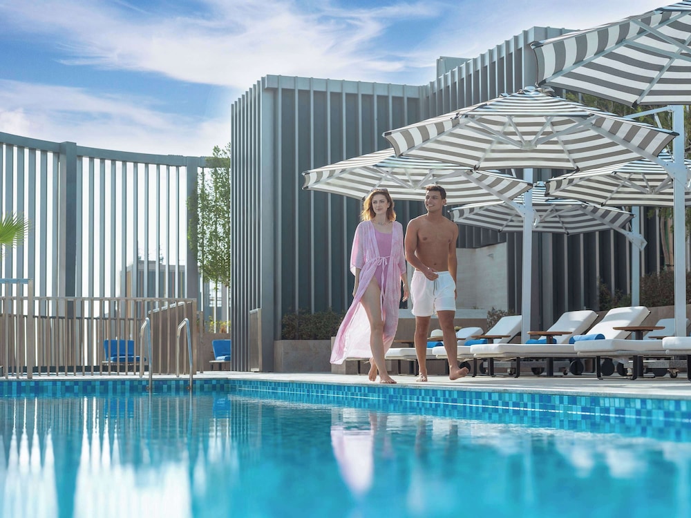 Mercure Dubai Deira 1