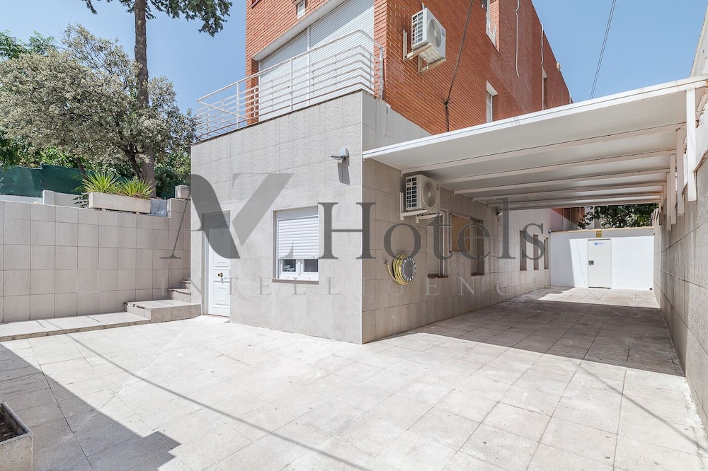 A&Z Joaquin Pol - Auto check-in property 1