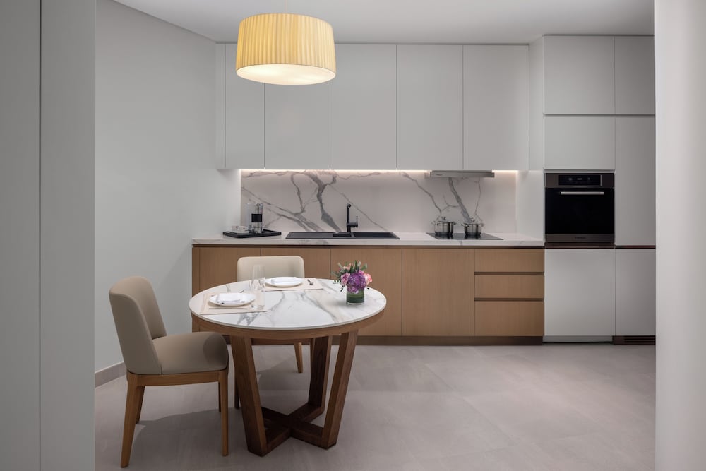 Hilton Dubai Creek Residences 16