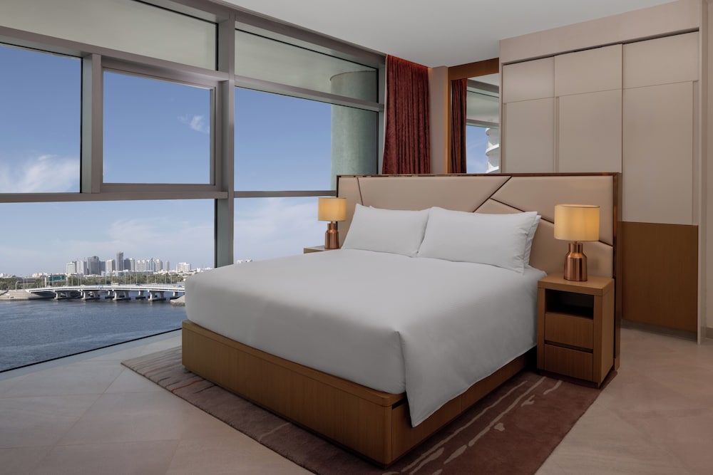 Hilton Dubai Creek Residences 6