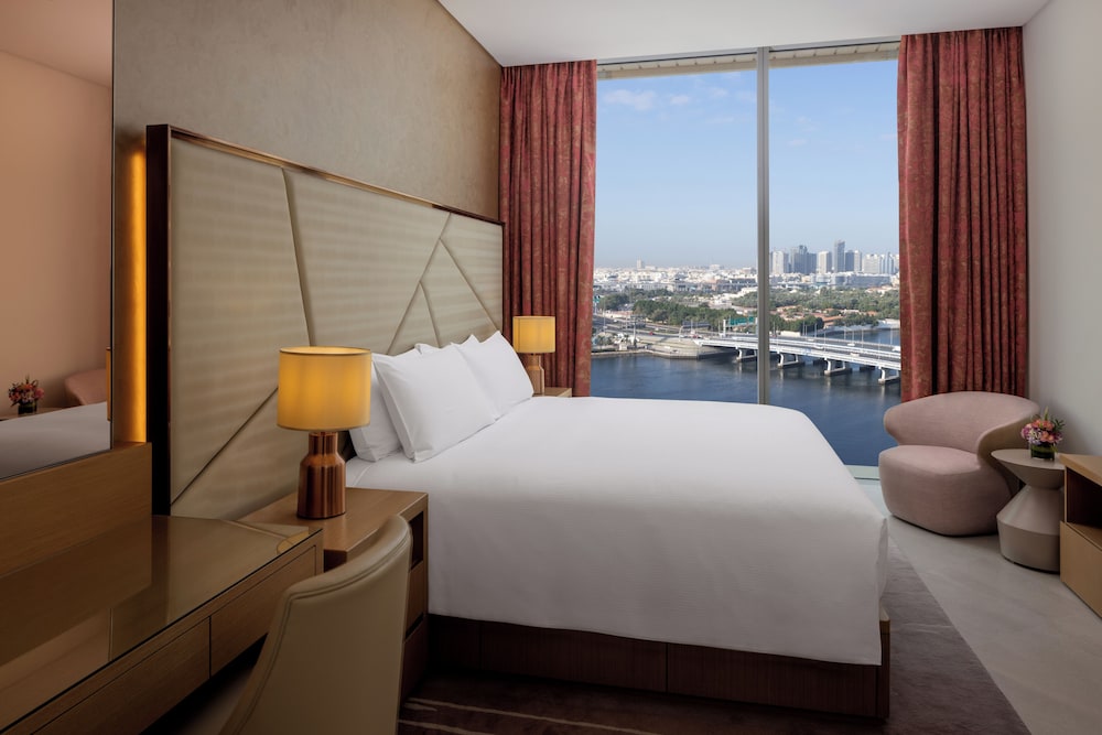 Hilton Dubai Creek Residences 12
