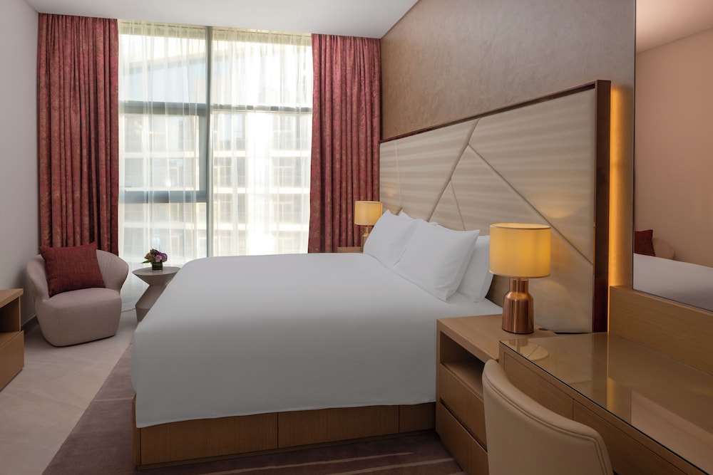Hilton Dubai Creek Residences 14