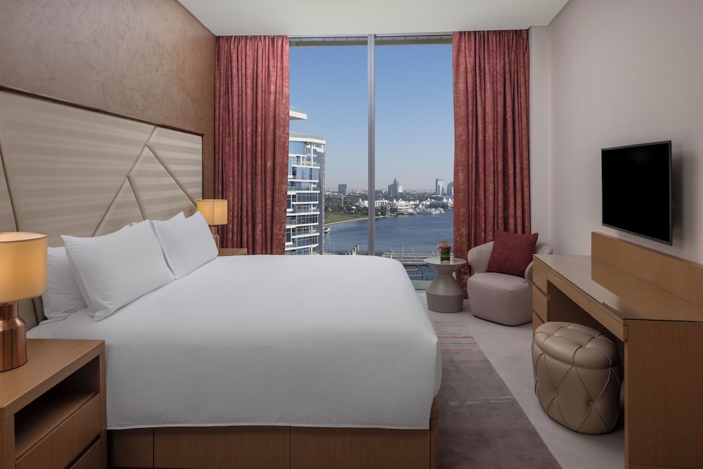 Hilton Dubai Creek Residences 11