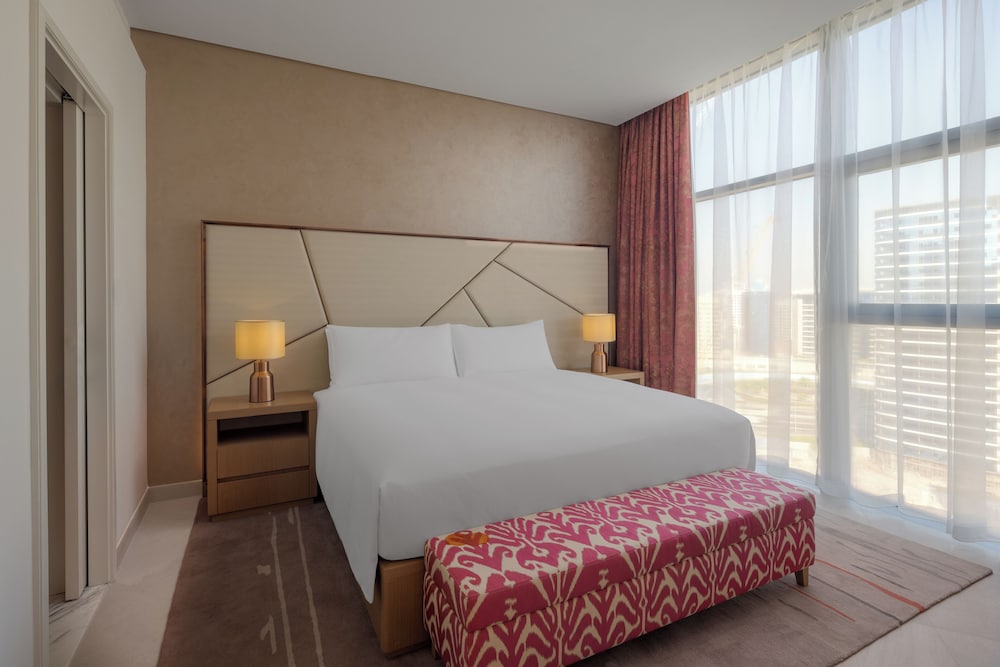 Hilton Dubai Creek Residences 13