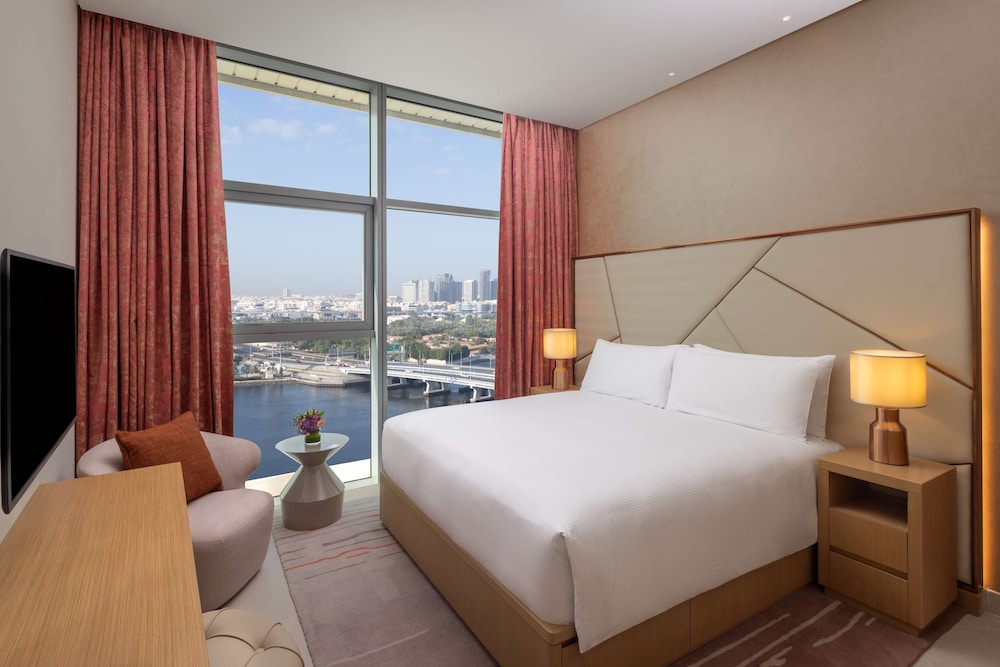 Hilton Dubai Creek Residences 3