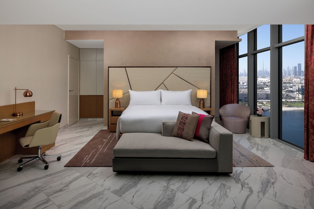 Hilton Dubai Creek Residences 9