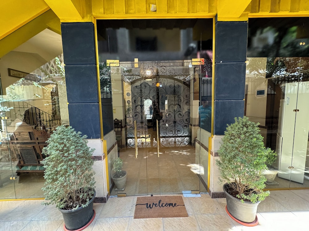 Osiris pyramids View Inn 17