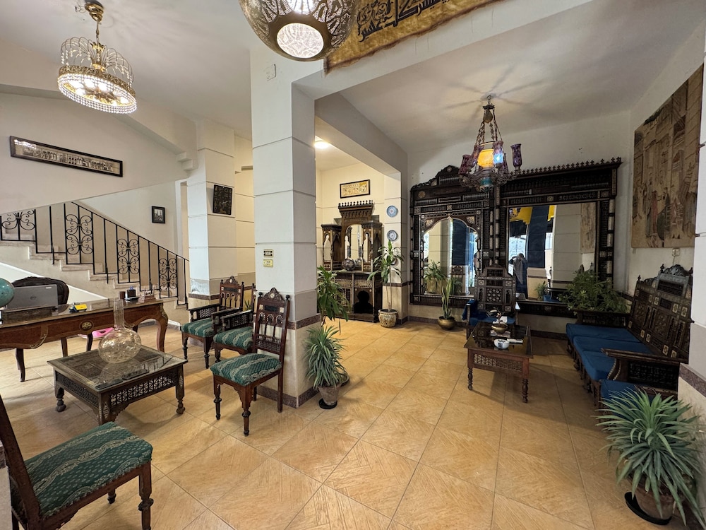Osiris pyramids View Inn 1