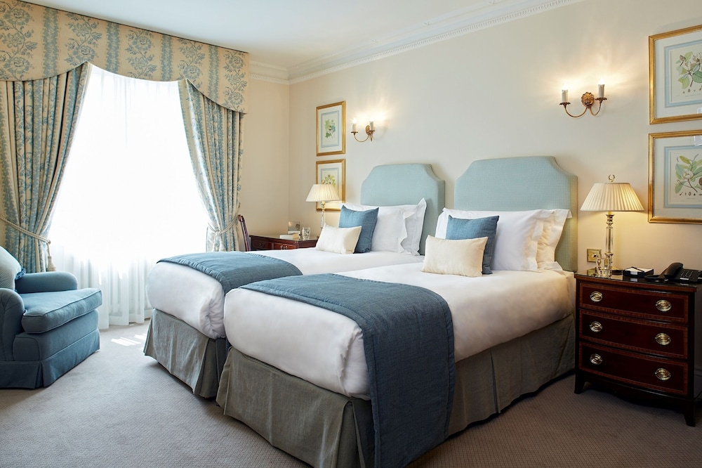 Cheval Hyde Park Gate 5