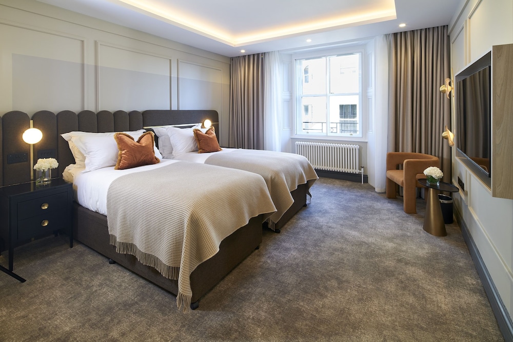 Cheval Hyde Park Gate 10