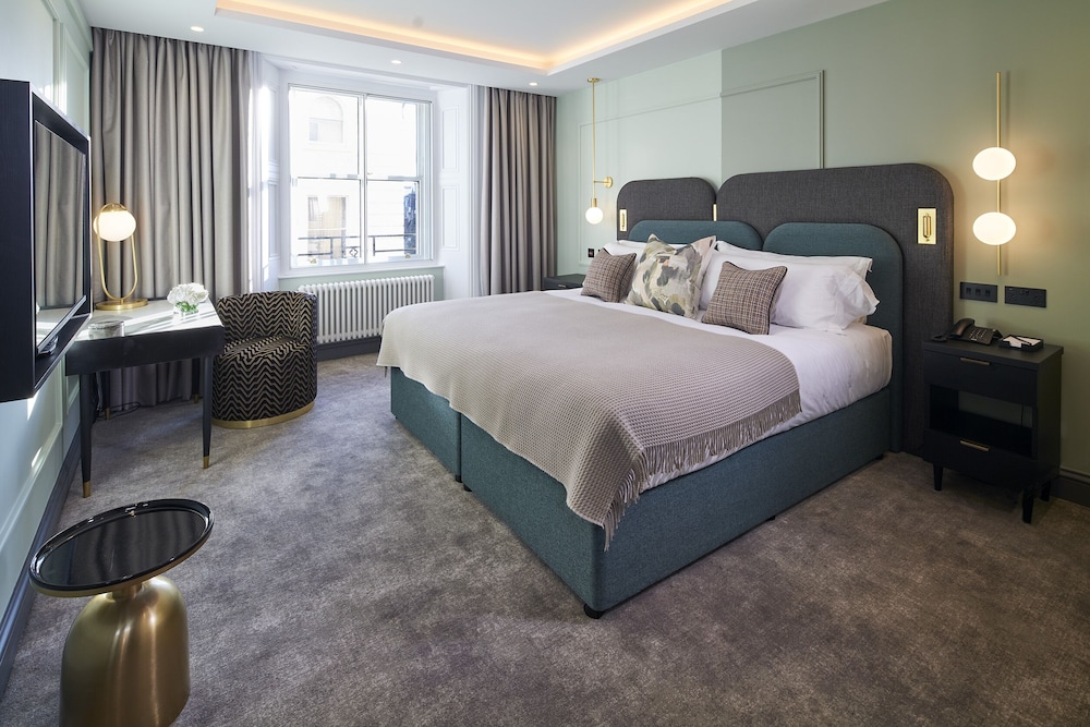 Cheval Hyde Park Gate 11