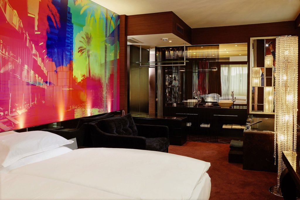 Savoy 15
