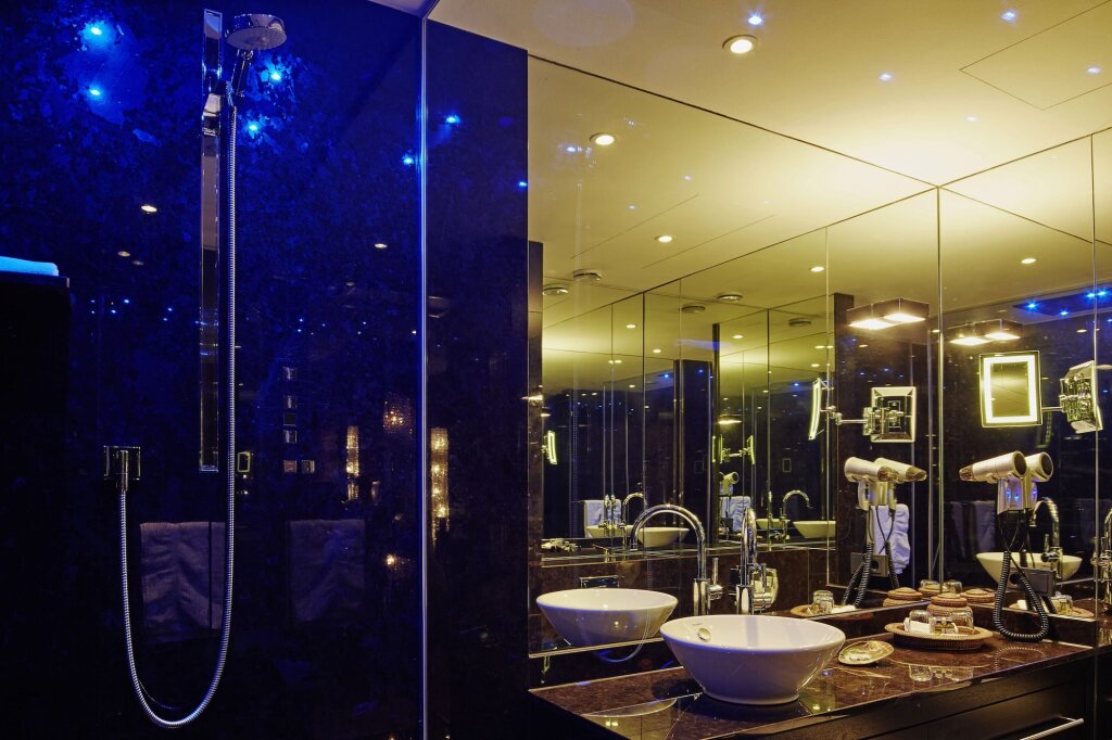 Savoy 10