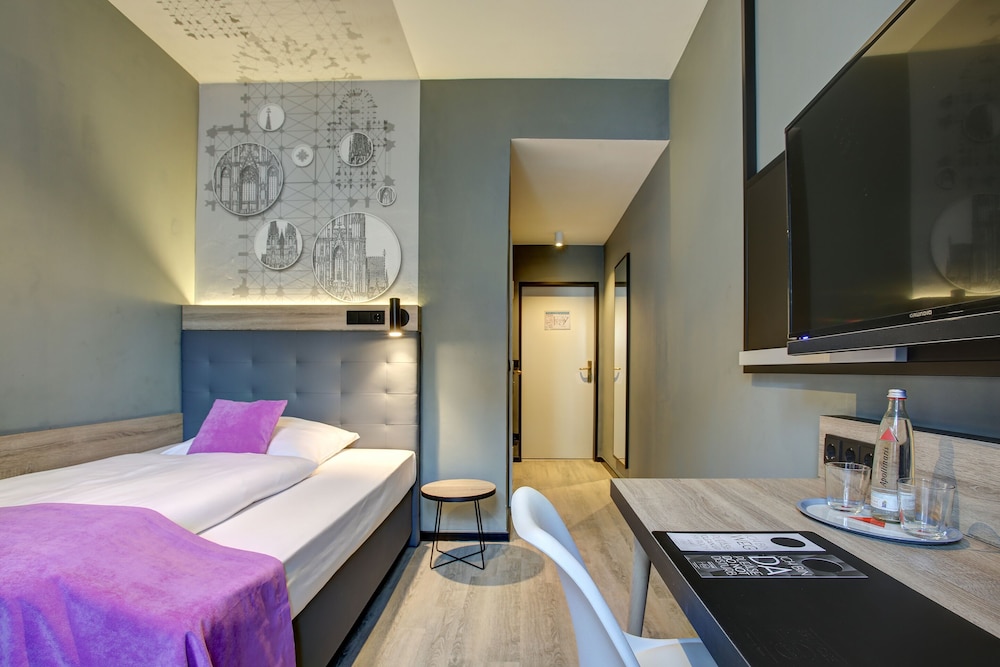 Central Hotel am Dom - Köln City 12