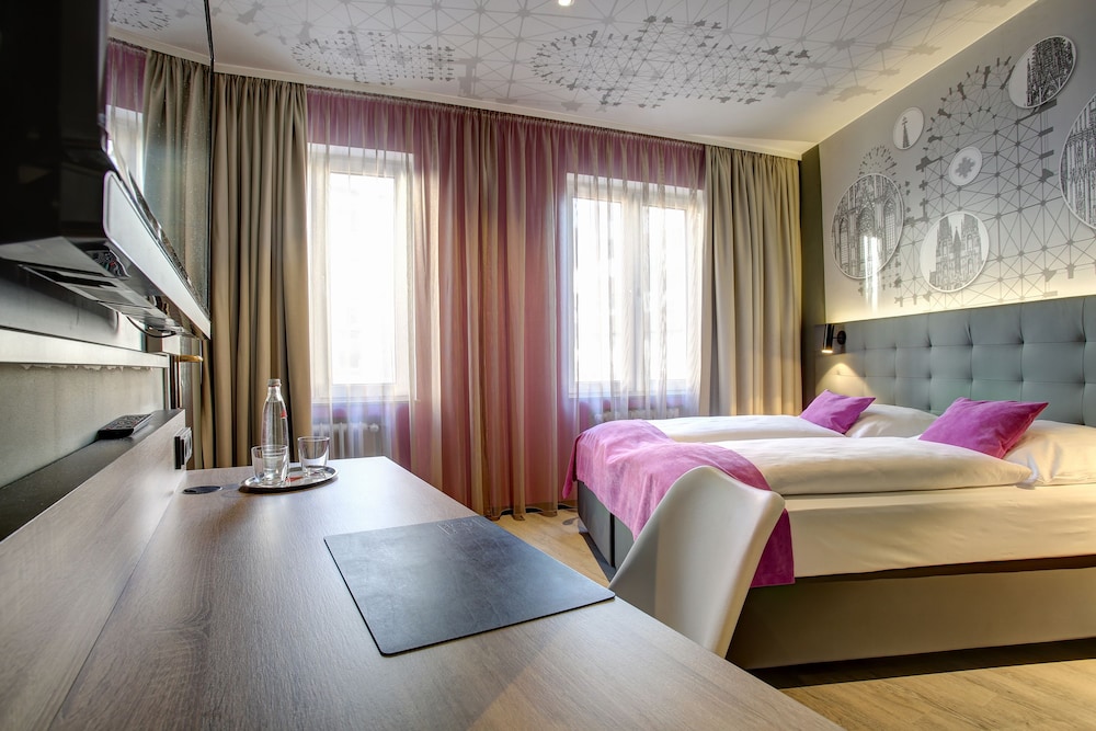 Central Hotel am Dom - Köln City 8
