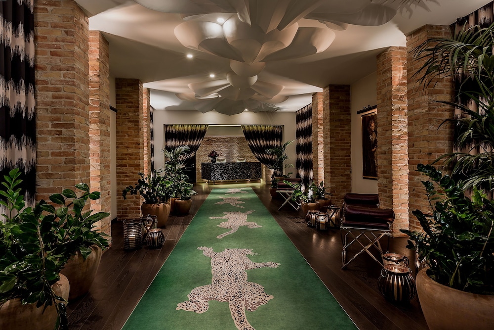 Hotel Zoo Berlin 5