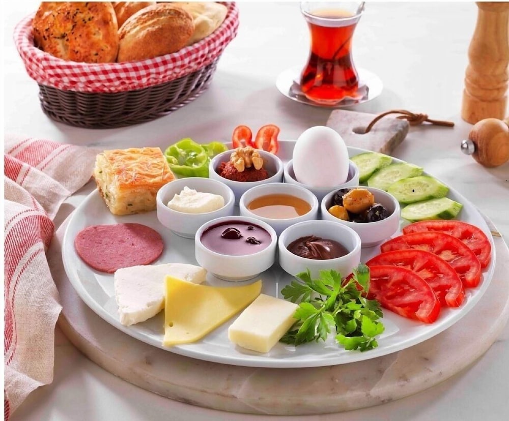 Meshk Airport Hotel 24