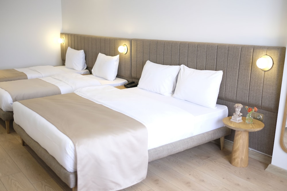 Meshk Airport Hotel 9