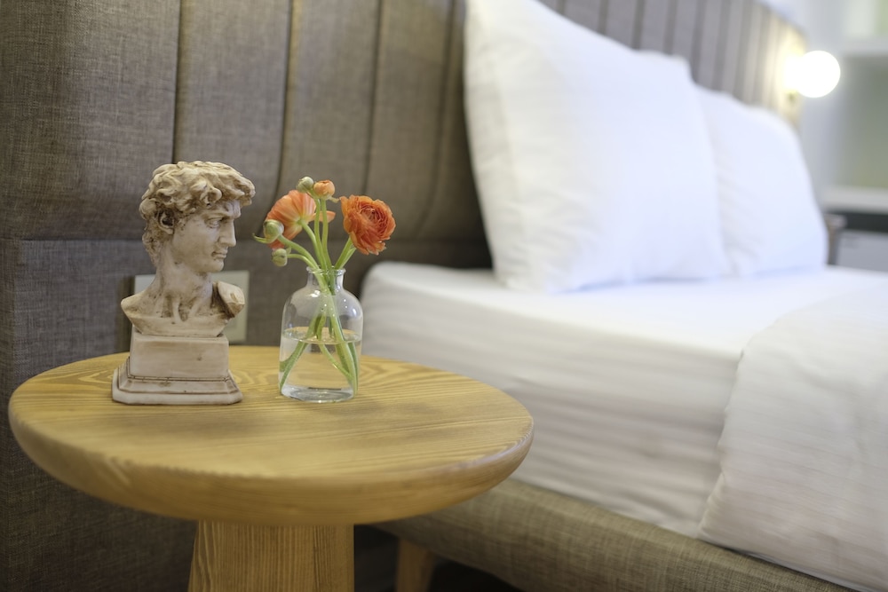 Meshk Airport Hotel 10