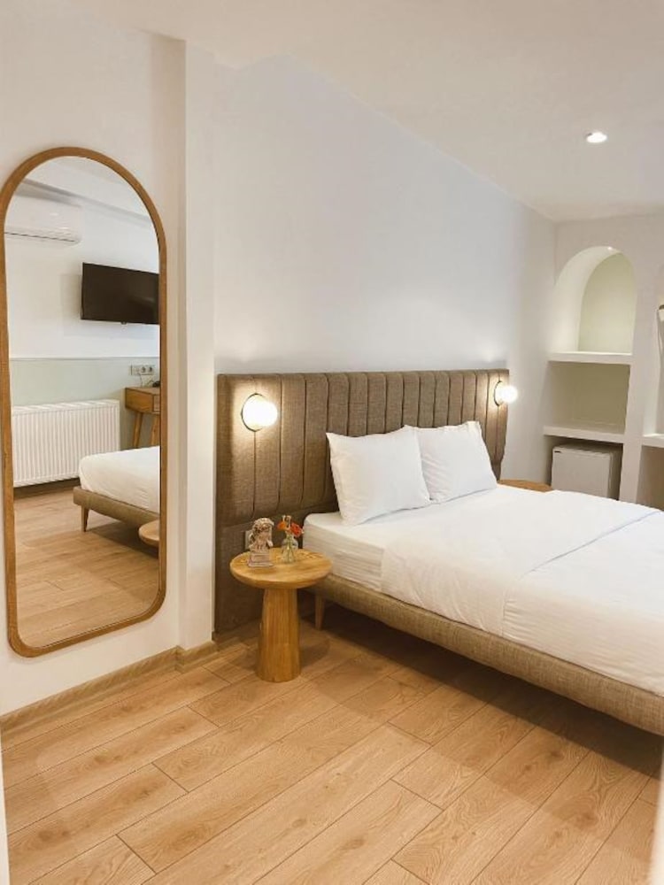 Meshk Airport Hotel 22