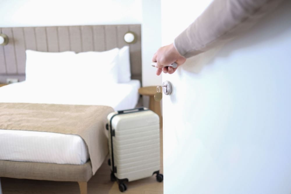 Meshk Airport Hotel 19