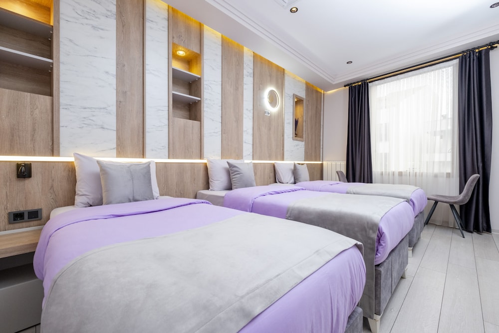 Lavender Hotel 22