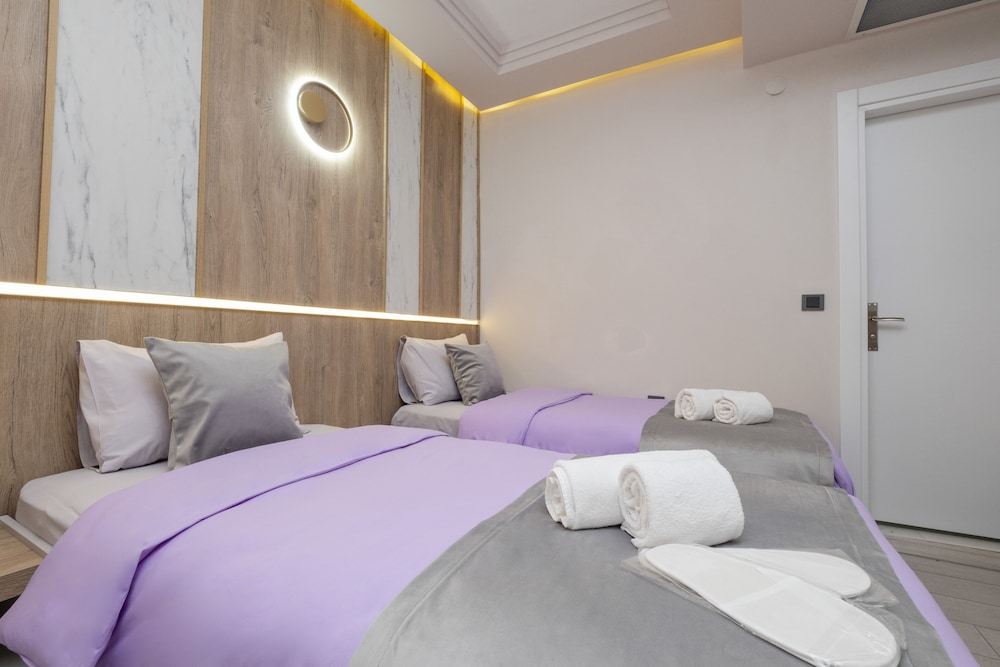 Lavender Hotel 19
