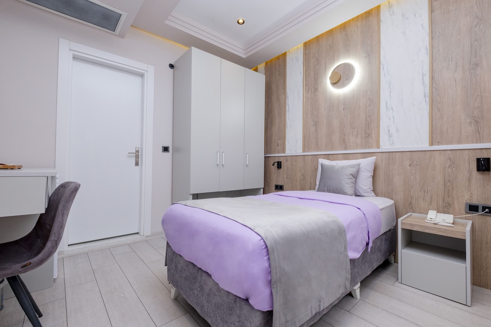 Lavender Hotel 15