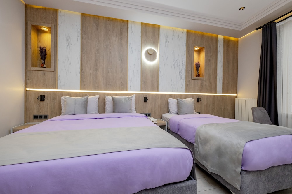 Lavender Hotel 8