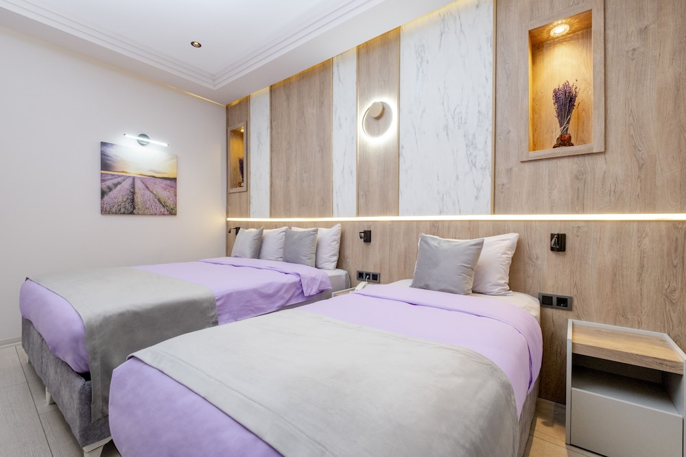 Lavender Hotel 9