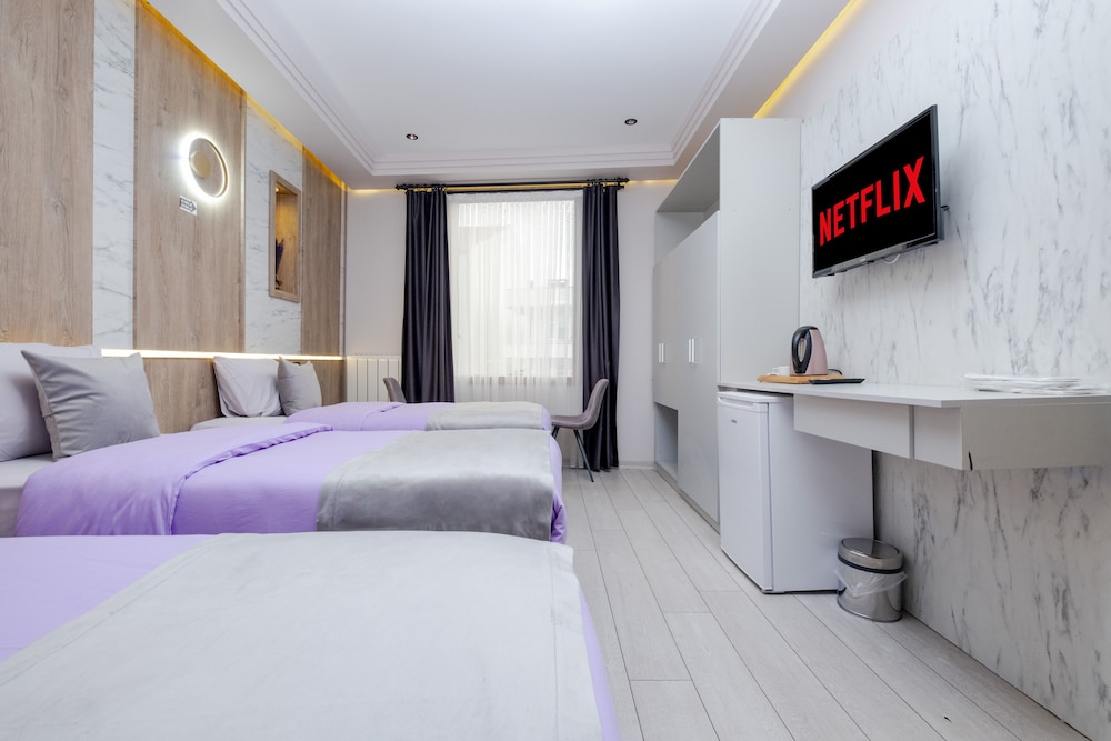 Lavender Hotel 24