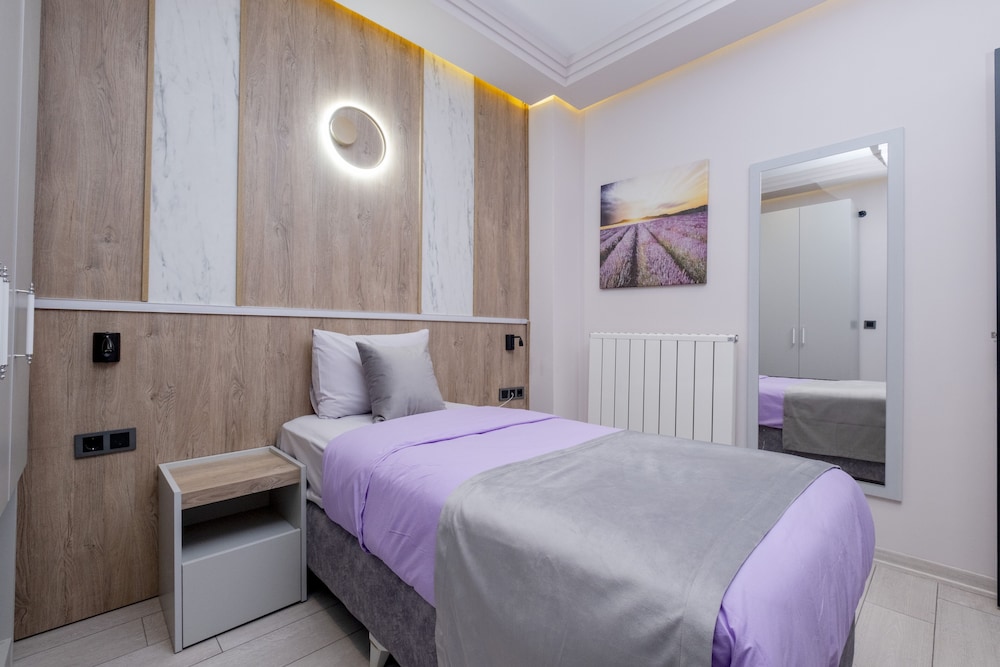 Lavender Hotel 14