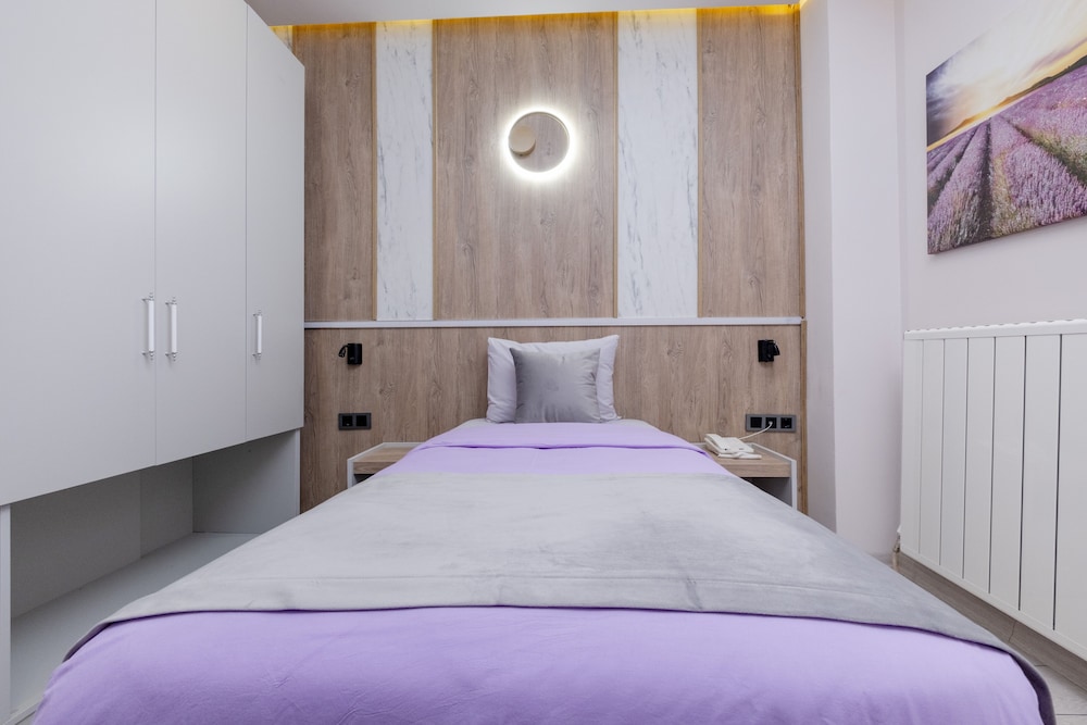 Lavender Hotel 12