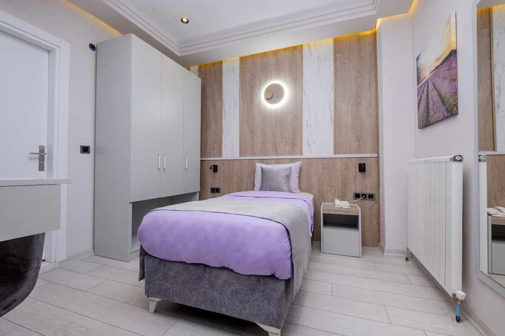 Lavender Hotel 16