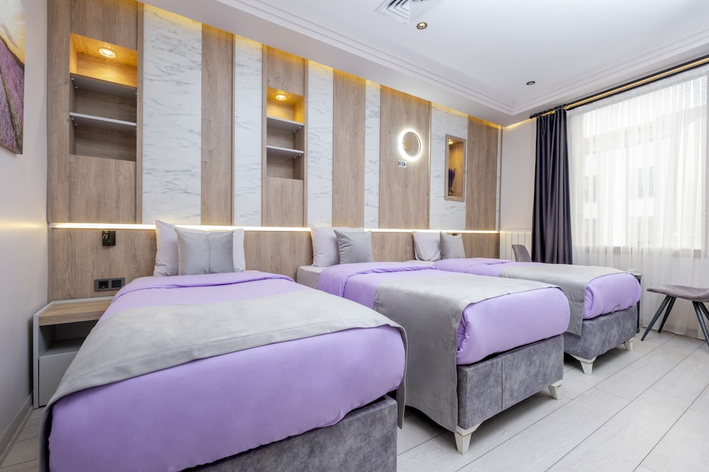Lavender Hotel 23