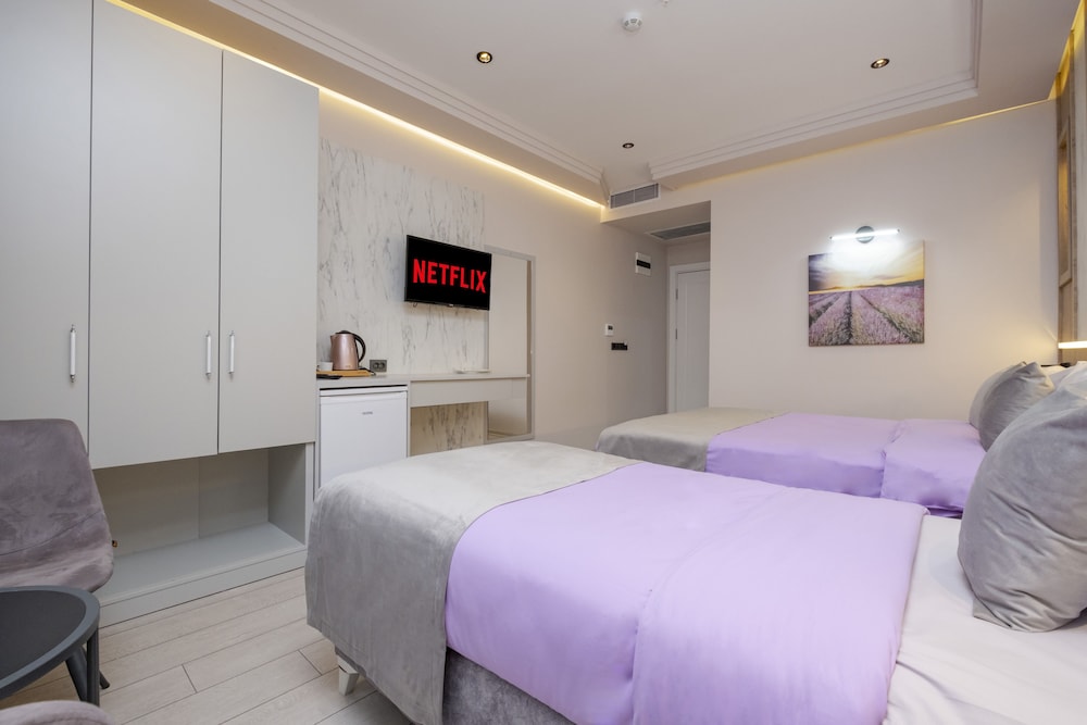 Lavender Hotel 10