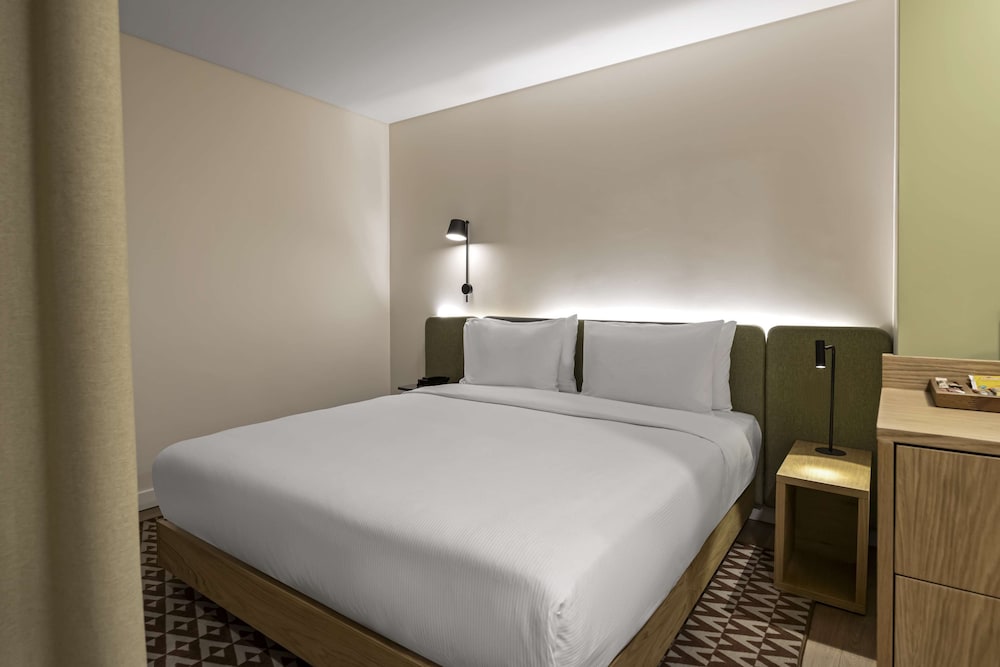Hampton by Hilton Istanbul Sirkeci 7