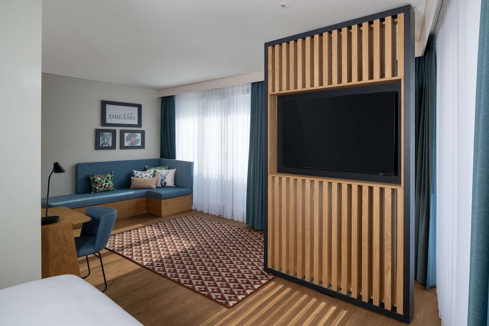 Hampton by Hilton Istanbul Sirkeci 8