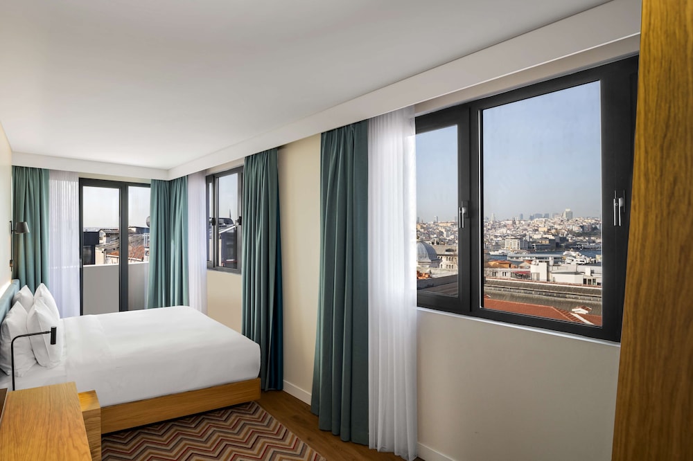 Hampton by Hilton Istanbul Sirkeci 10