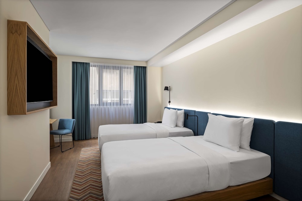 Hampton by Hilton Istanbul Sirkeci 14